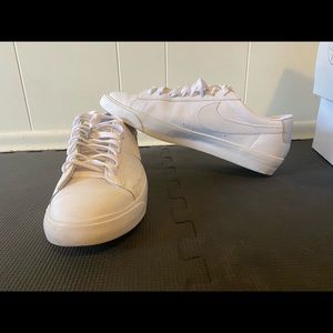 Nike blazer Low, platinum
